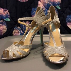 3.5 inch silver sparkly heels